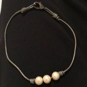 Fresh waterpearl leather choker